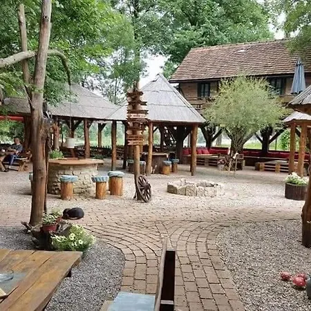 Ferienhaus Etno Konaciste-restoran Stara Civija *